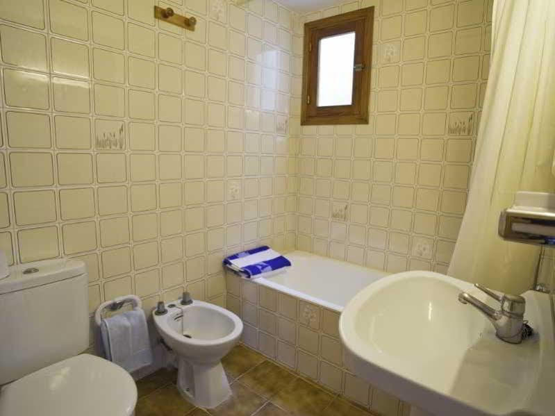 Typic Art Apartment Es Canar  Bagian luar foto